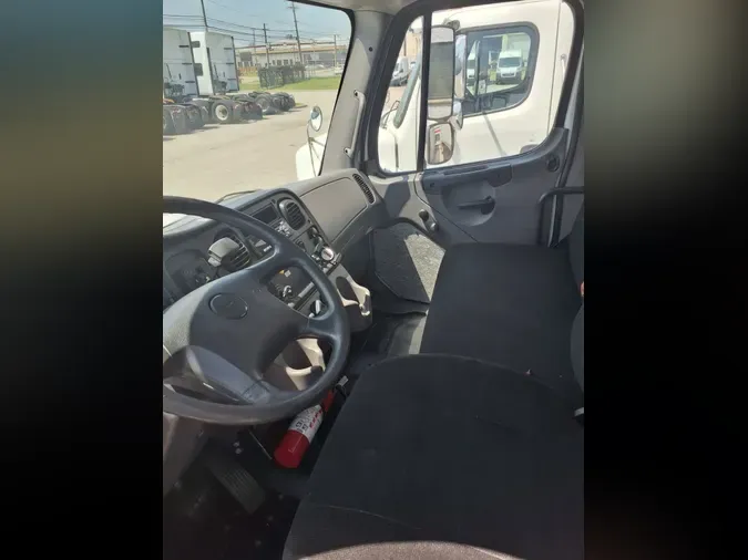 2018 FREIGHTLINER M2 106