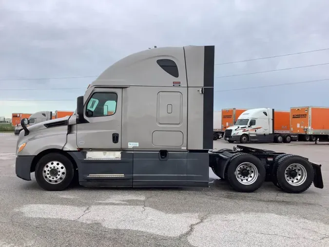 2021 Freightliner Cascadia 126