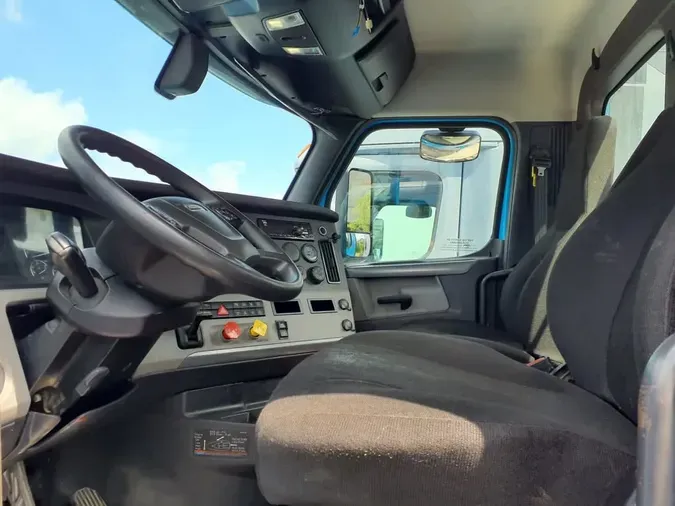 2020 FREIGHTLINER/MERCEDES NEW CASCADIA 126b1ea7e0f206f542508a31b86841535ad