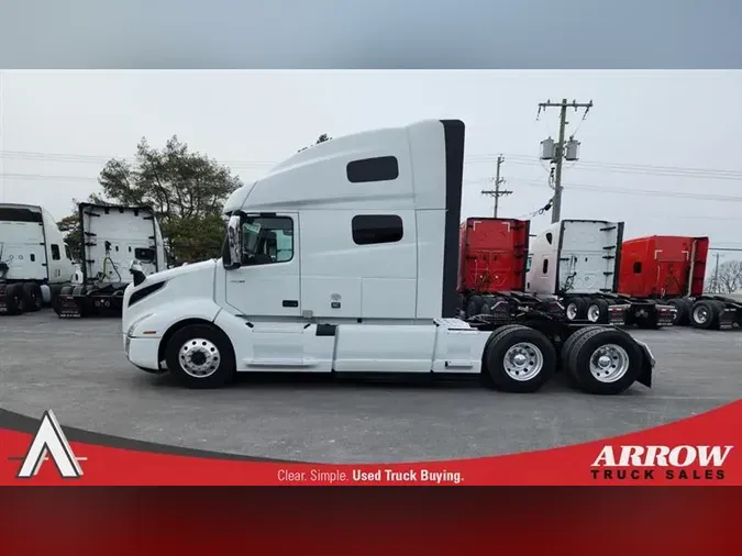 2023 VOLVO VNL760