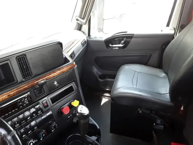 2020 NAVISTAR INTERNATIONAL LT625 DAYCAB T/A