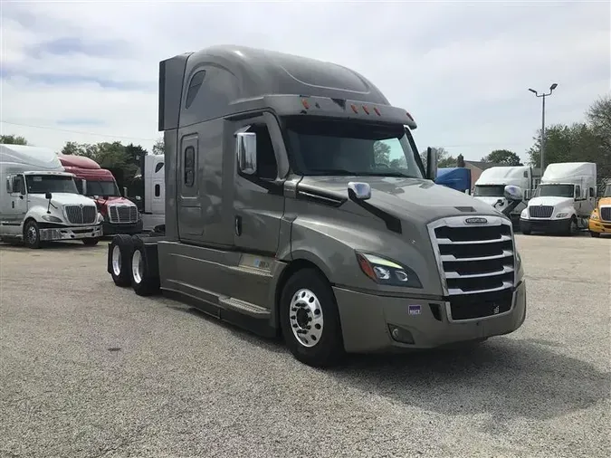 2021 FREIGHTLINER CA126