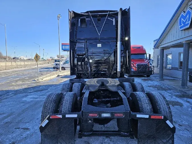2018 VOLVO VNL780