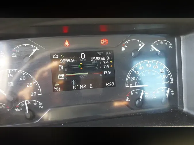 2019 Volvo VNL300b1f6e6d33c185c264ba4bb12f4fbcf69