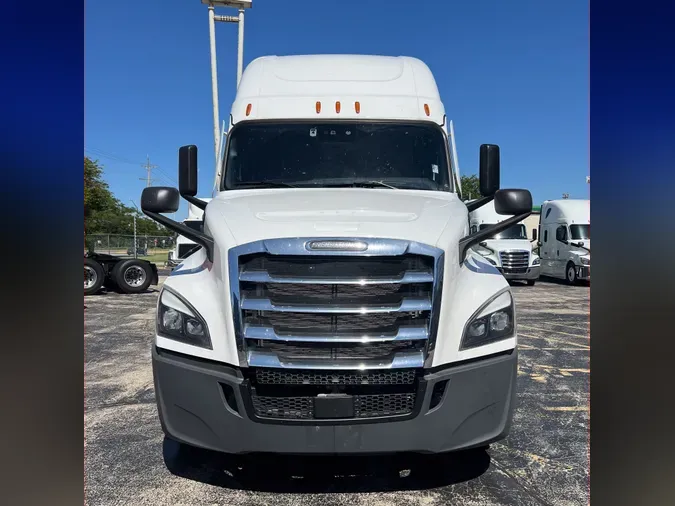 2020 Freightliner Cascadia 126