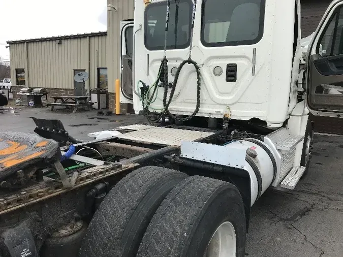 2016 Freightliner X12564ST