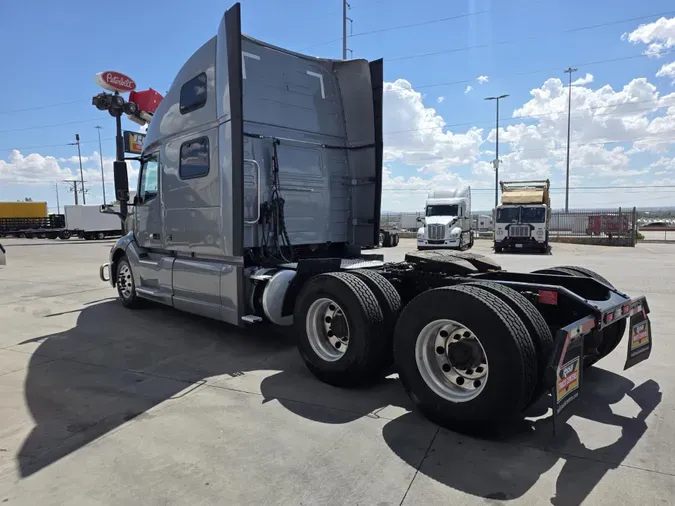 2020 Volvo VNL64T860