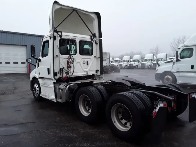 2019 FREIGHTLINER/MERCEDES NEW CASCADIA 116