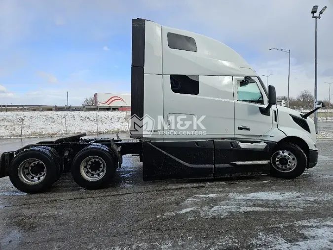 2025 VOLVO VNL64T860