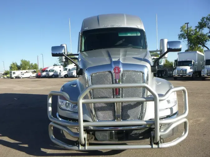 2023 Kenworth T680