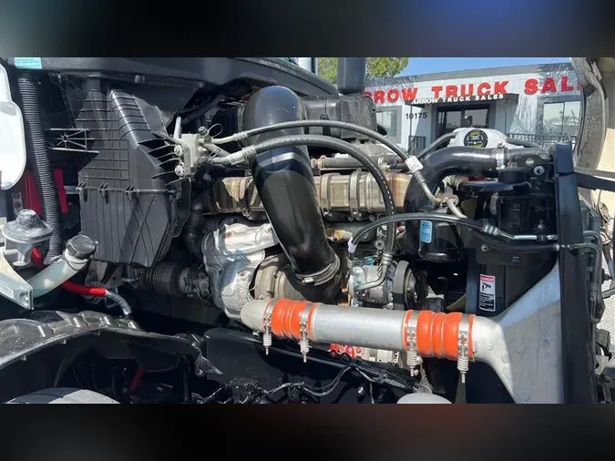 2021 FREIGHTLINER CA126