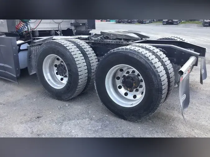 2023 Freightliner Cascadia 126