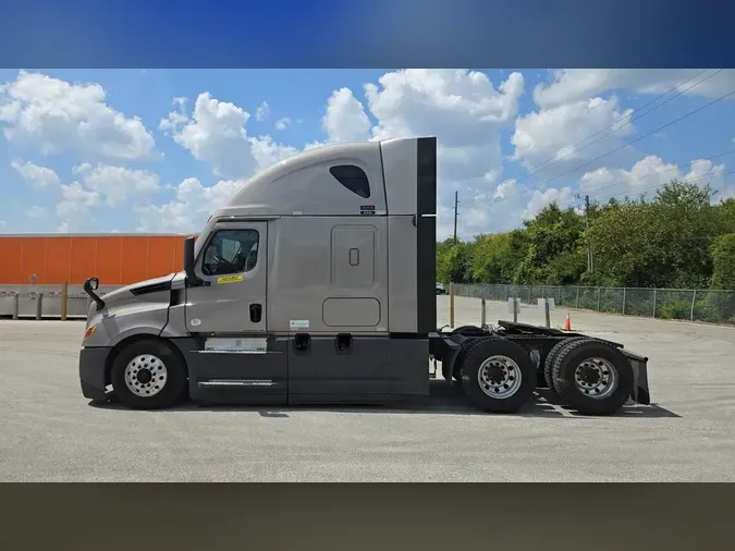 2023 Freightliner Cascadia