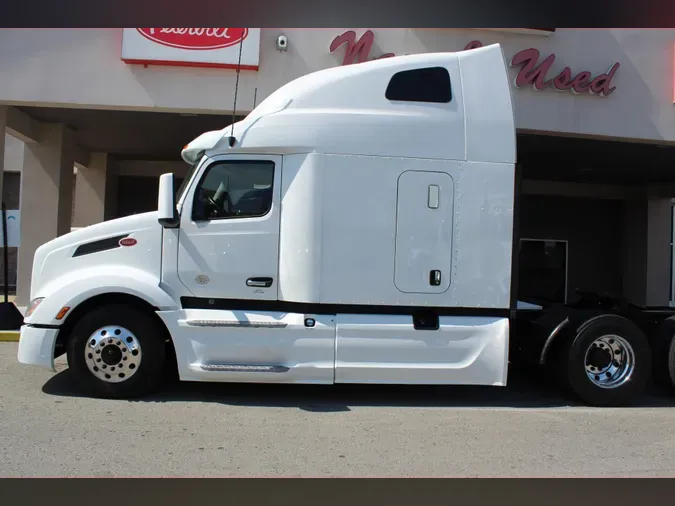 2022 Peterbilt 579b20e8bb221740f78a93309e9fc33fb37