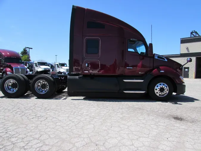 2021 Kenworth T680 Short Hood