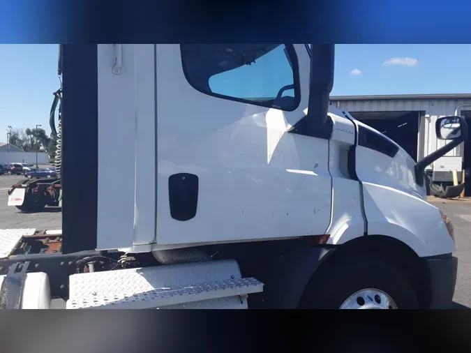 2019 Freightliner Cascadia 126
