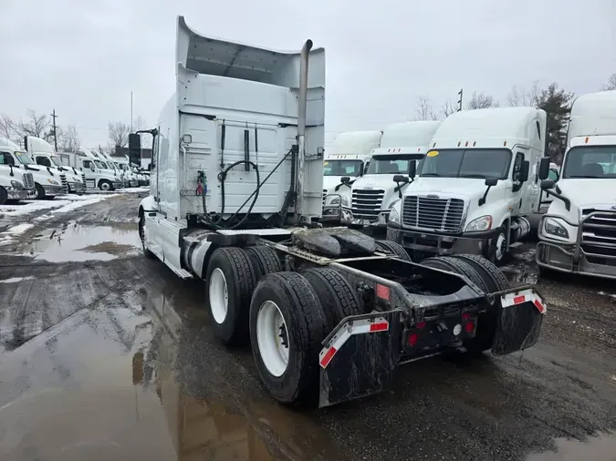 2020 VOLVO VNR64T-640