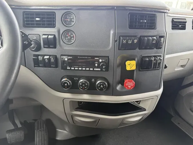 2022 Peterbilt 579b218fd8cf913af243886fb503d7ef125