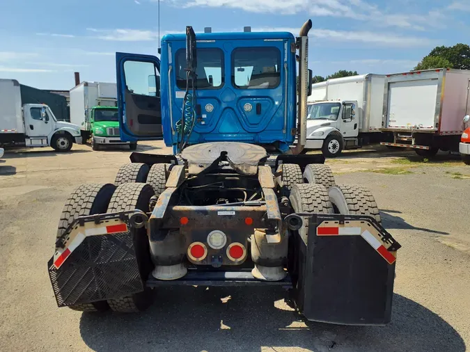 2018 FREIGHTLINER/MERCEDES CASCADIA 125