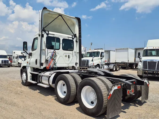 2018 FREIGHTLINER/MERCEDES CASCADIA 125