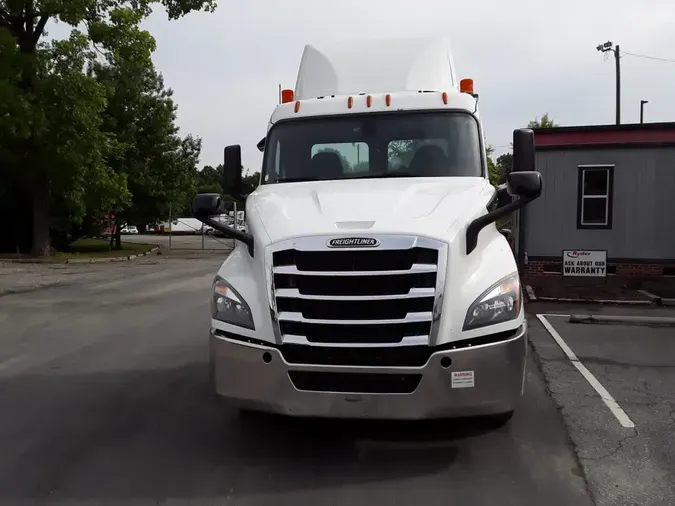 2020 FREIGHTLINER NEW CASCADIA 116