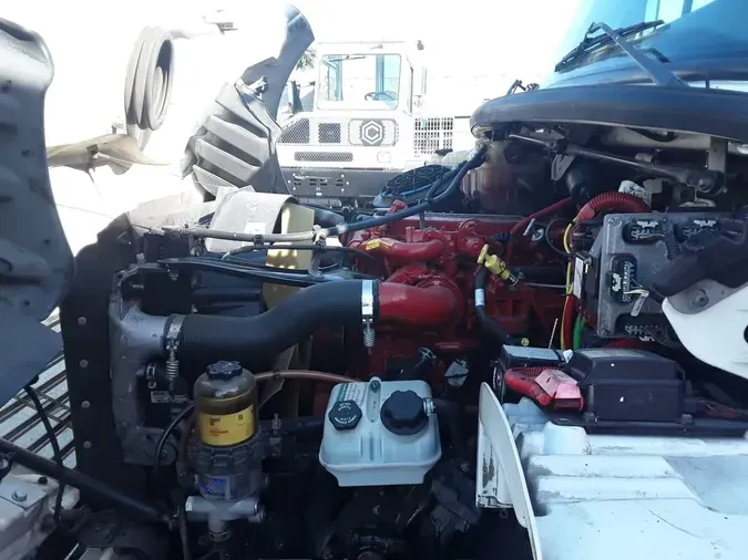 2018 FREIGHTLINER/MERCEDES M2 106