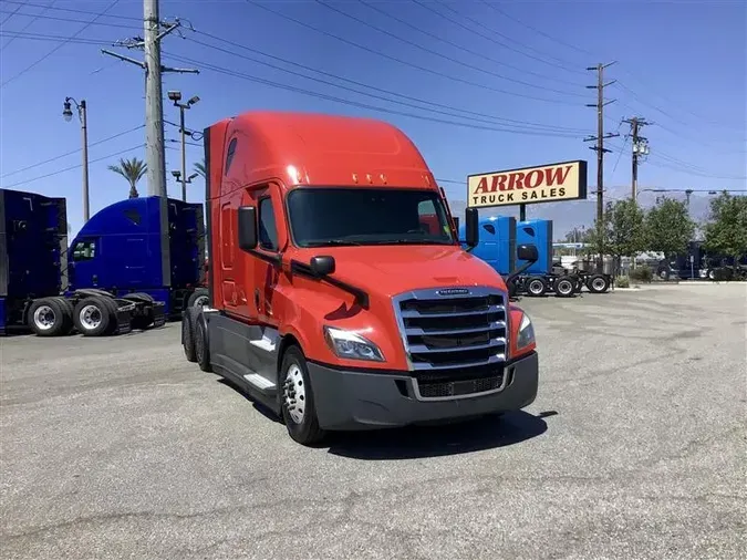 2020 FREIGHTLINER CA126