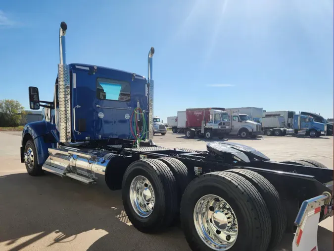 2026 Kenworth W990