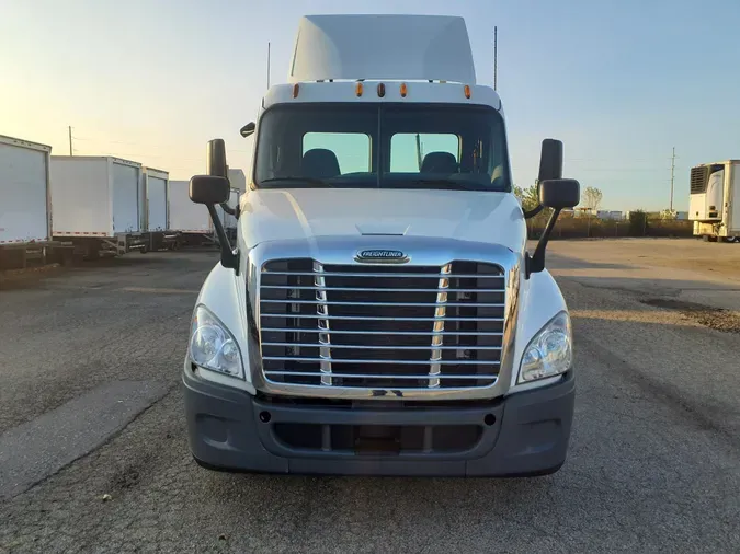 2015 FREIGHTLINER/MERCEDES CASCADIA 125