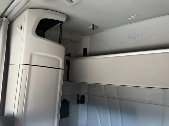 2021 Peterbilt 579