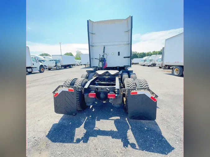 2019 NAVISTAR INTERNATIONAL LT625 SLPR CAB