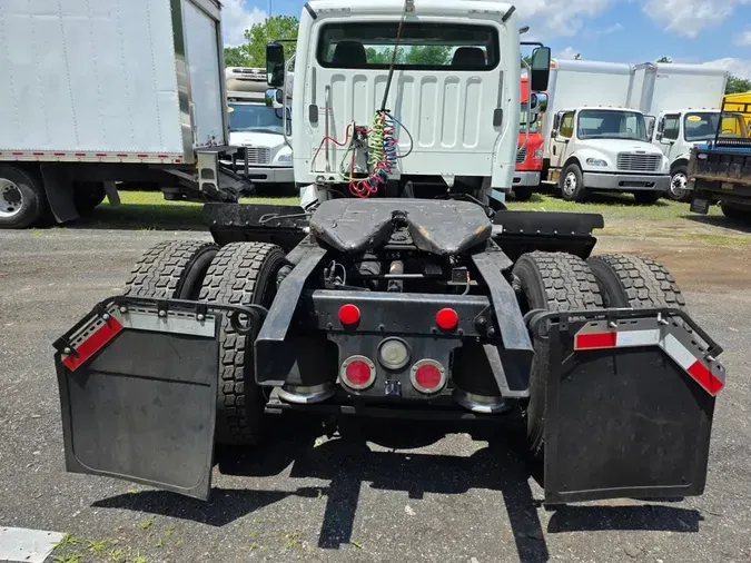 2013 FREIGHTLINER M2 106