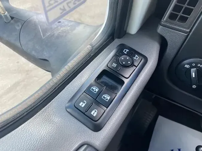 2020 International LT625