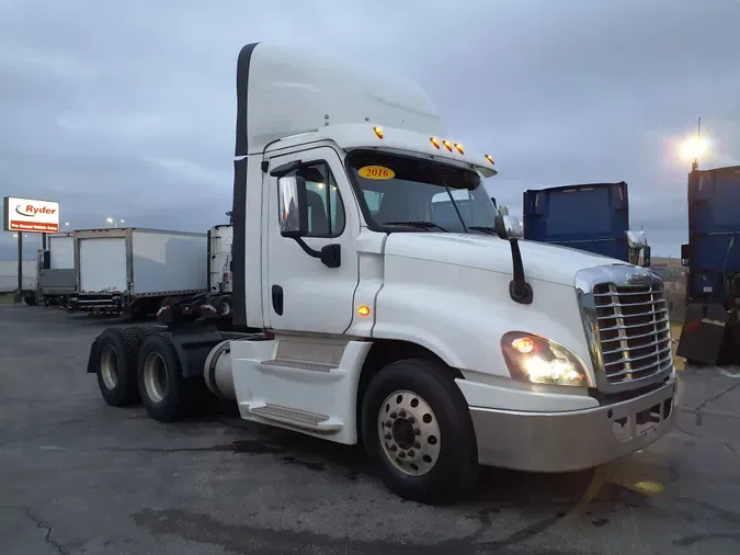 2016 FREIGHTLINER/MERCEDES CASCADIA 125