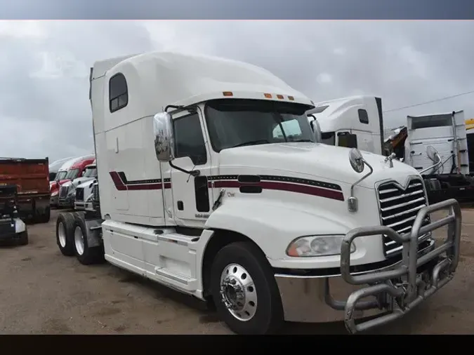 2016 MACK PINNACLE CXU613