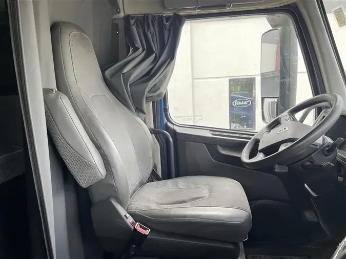 2020 VOLVO VNL760