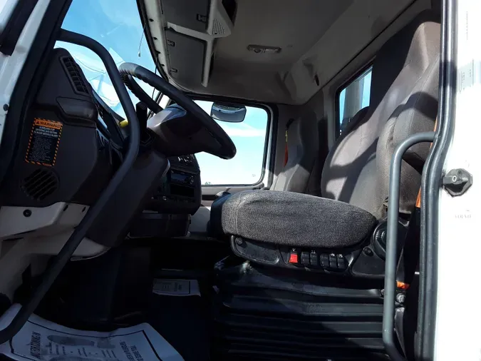 2016 VOLVO VNL64TRACTOR