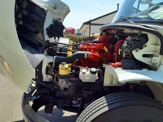 2019 FREIGHTLINER M2 106