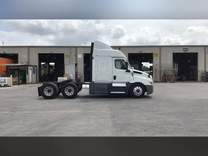 2020 Freightliner Cascadia