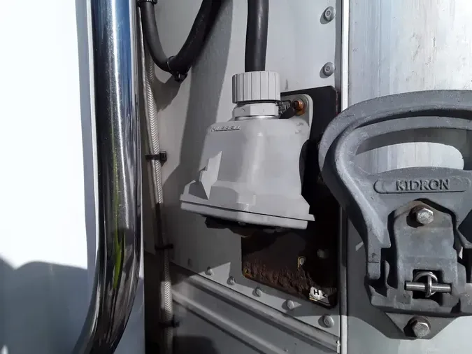 2015 FREIGHTLINER/MERCEDES M2 106