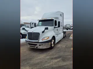 2019 NAVISTAR INTERNATIONAL LT625 SLPR CAB