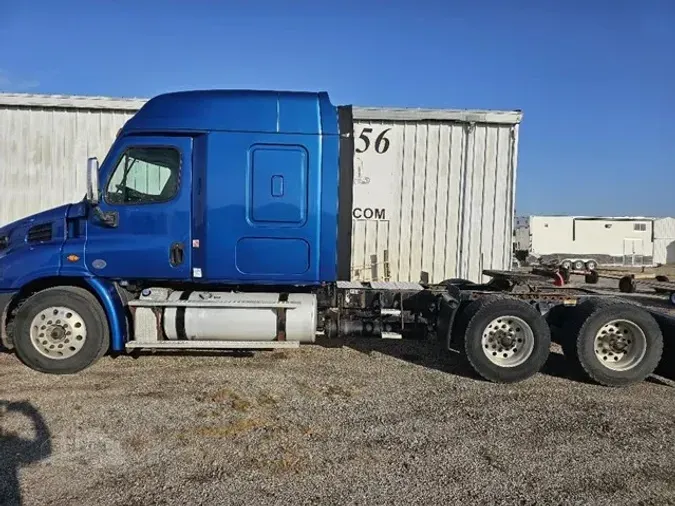 2015 FREIGHTLINER CASCADIA 113