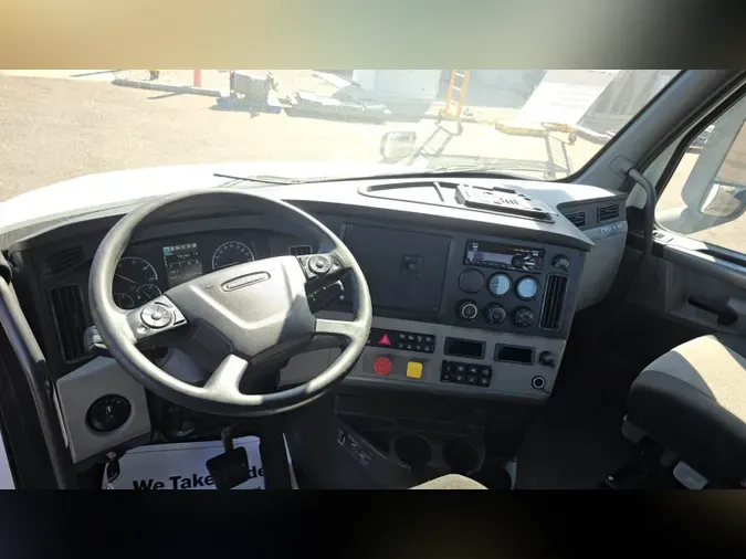 2020 Freightliner Cascadia 126
