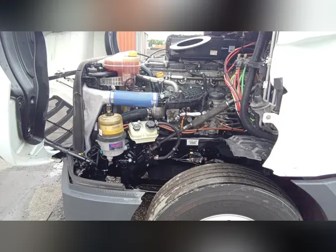 2023 Freightliner Cascadia 126b259bb9385a4a1b047fffde92a2c0421