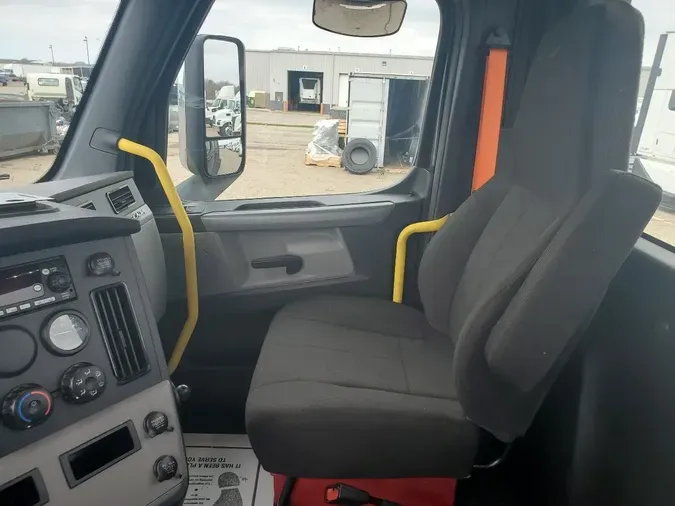2022 FREIGHTLINER Cascadia 116