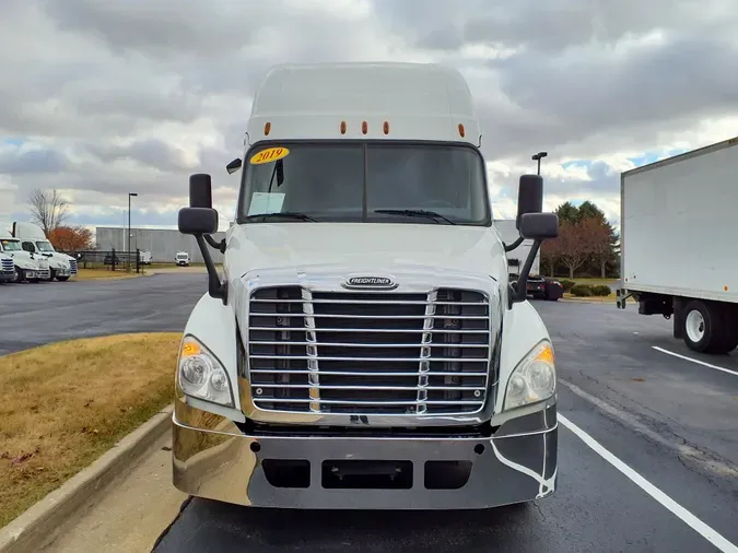 2019 FREIGHTLINER/MERCEDES CASCADIA 125