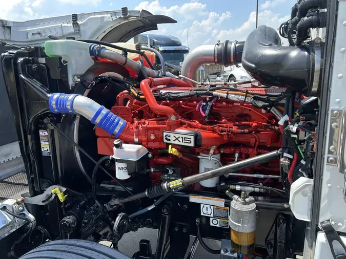 2023 Peterbilt 389