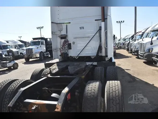 2016 VOLVO VNL64T780
