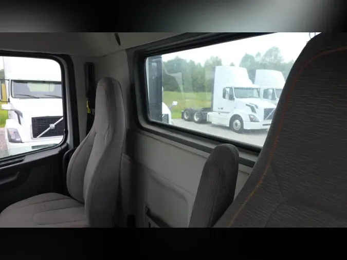 2019 Volvo VNL300