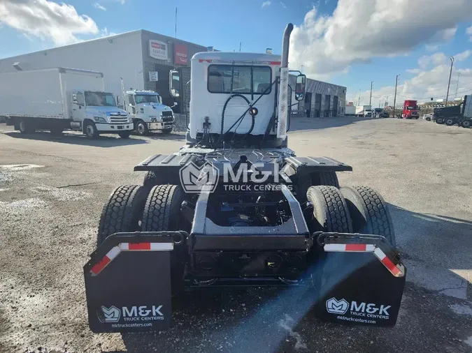 2015 MACK CXU613